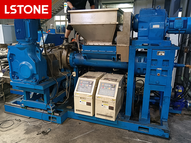 擠出模具油溫機生產(chǎn)廠家,工業(yè)溫控的精湛之選